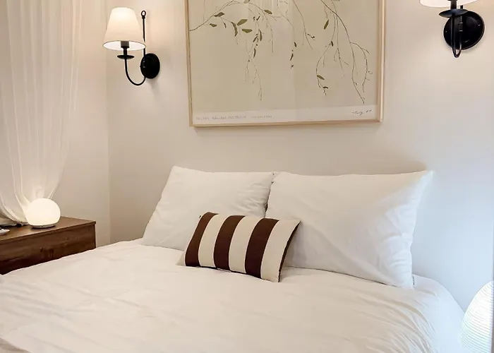 Gangnam, About A 6-minute Walk From Seolleung Station, Daechi Academy District Seoel