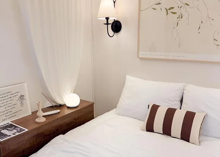 Gangnam, About A 6-minute Walk From Seolleung Station, Daechi Academy District Seoel